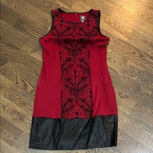 Elegant Red and Black Sleeveless Dress